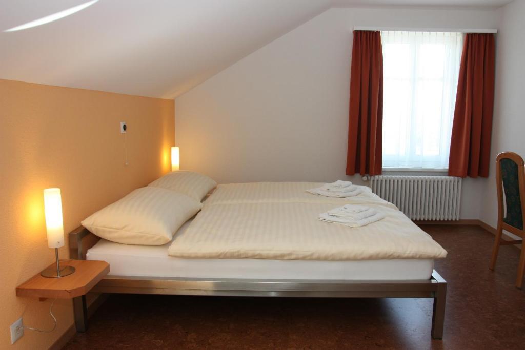 Hotel Speiserestaurant Bahnhof Güttingen Eksteriør bilde