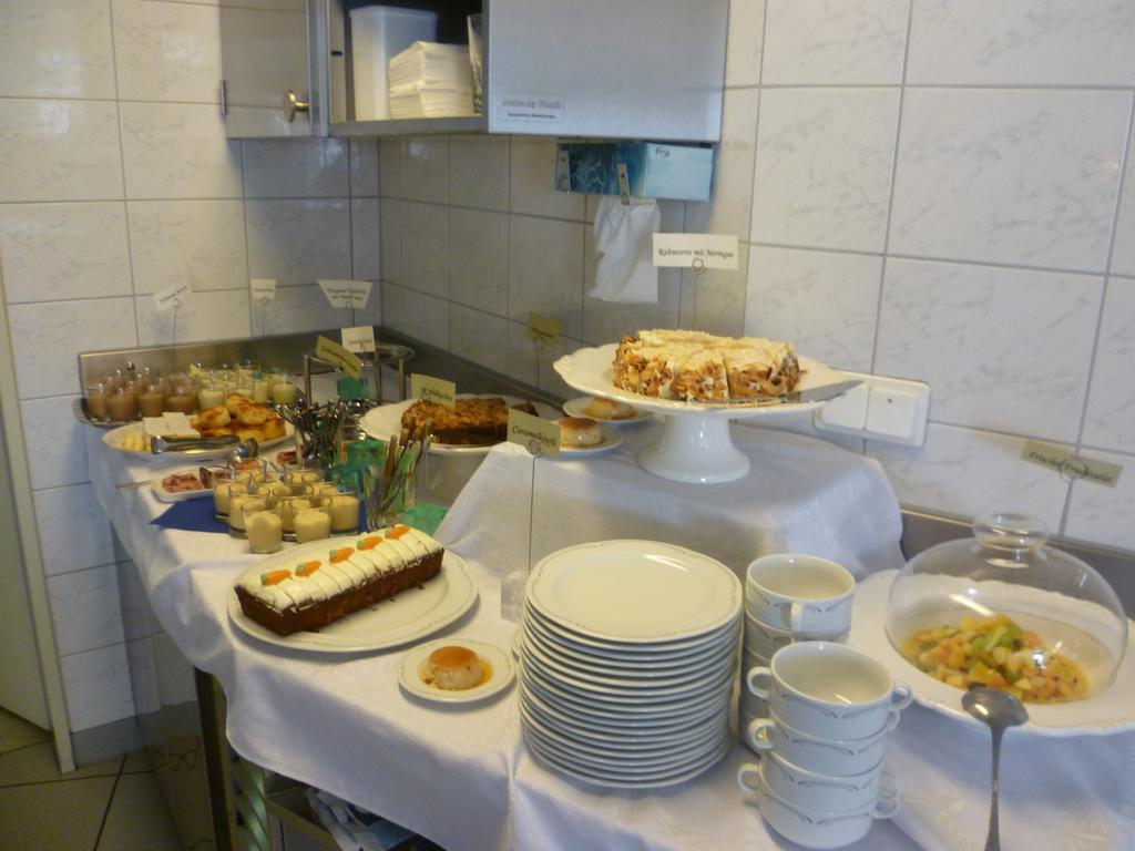 Hotel Speiserestaurant Bahnhof Güttingen Eksteriør bilde
