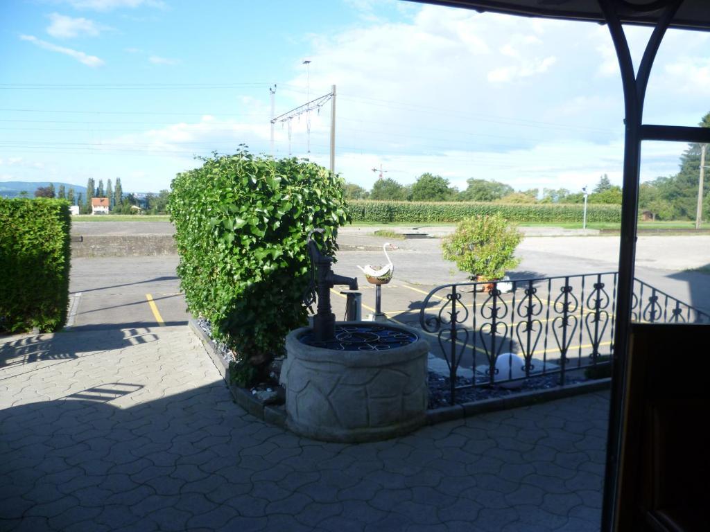 Hotel Speiserestaurant Bahnhof Güttingen Eksteriør bilde