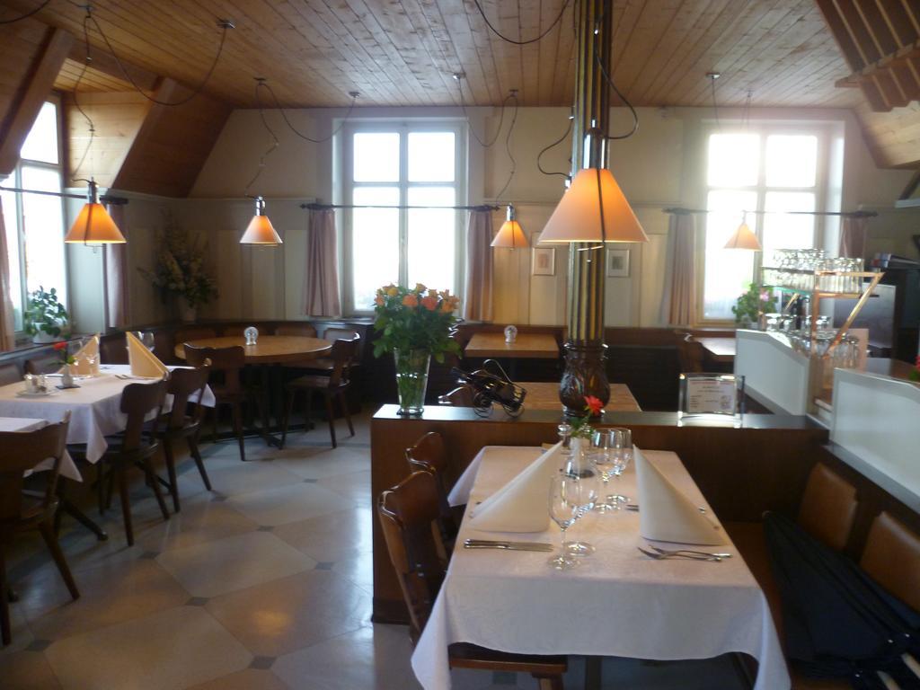 Hotel Speiserestaurant Bahnhof Güttingen Eksteriør bilde