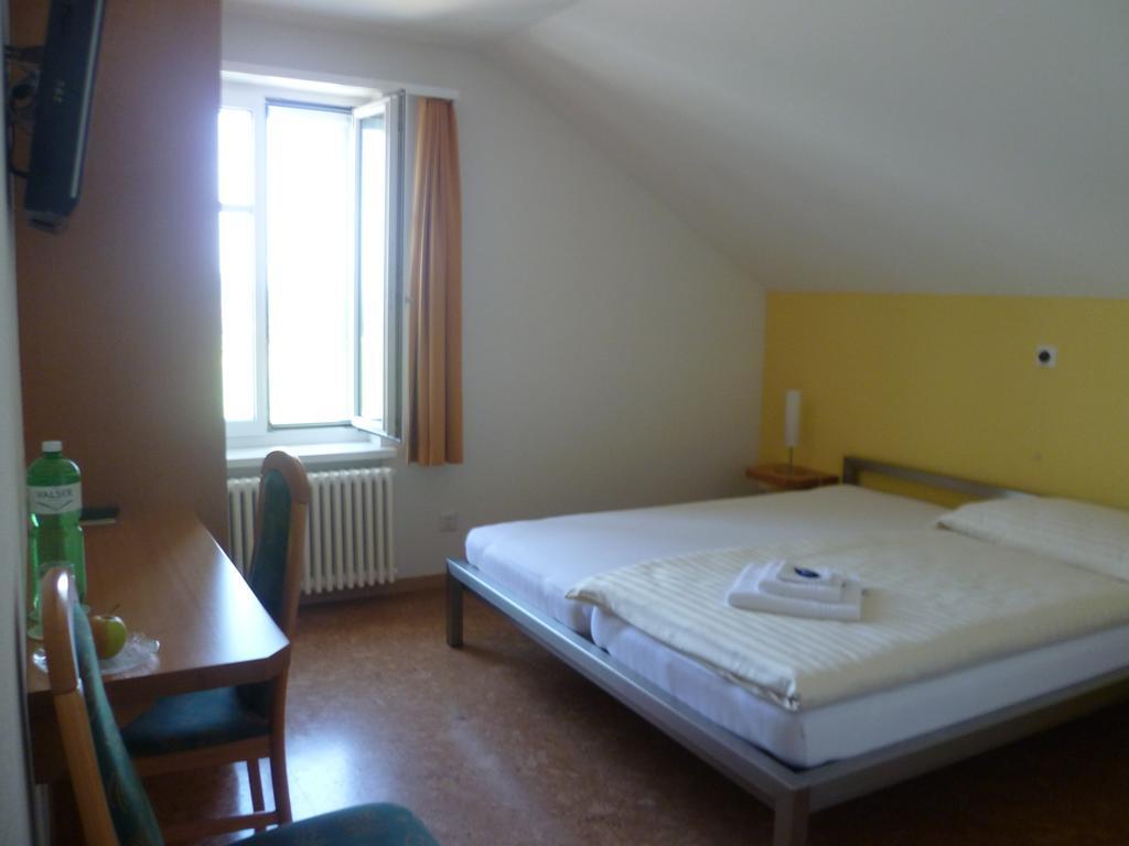 Hotel Speiserestaurant Bahnhof Güttingen Eksteriør bilde
