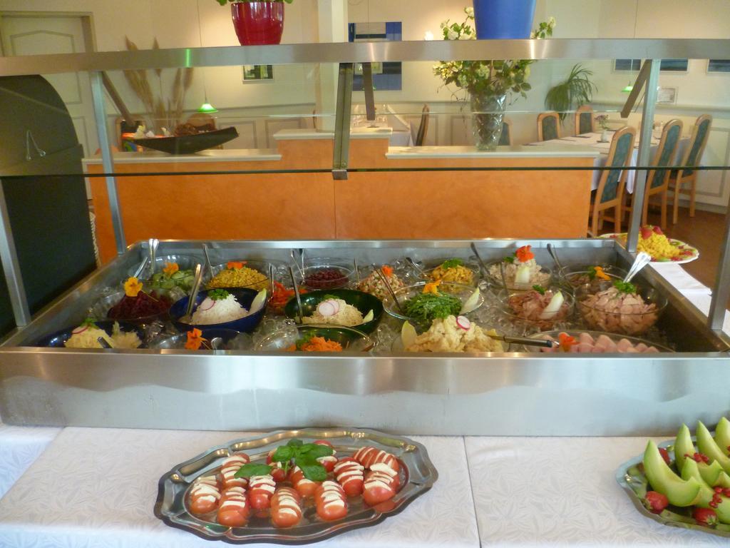 Hotel Speiserestaurant Bahnhof Güttingen Eksteriør bilde